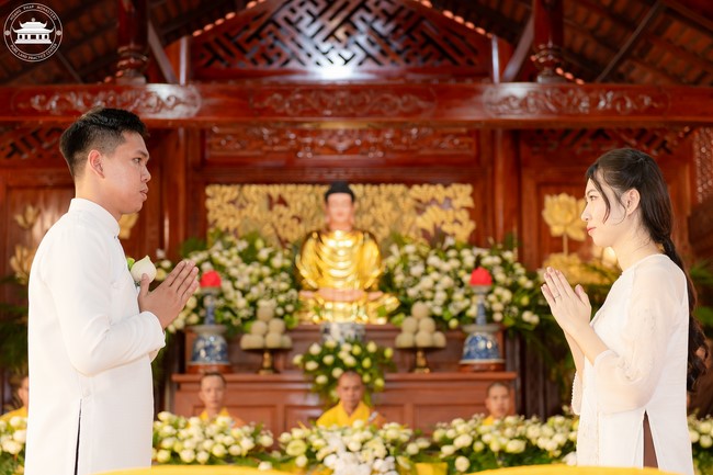 Wedding Ceremony at the pagoda