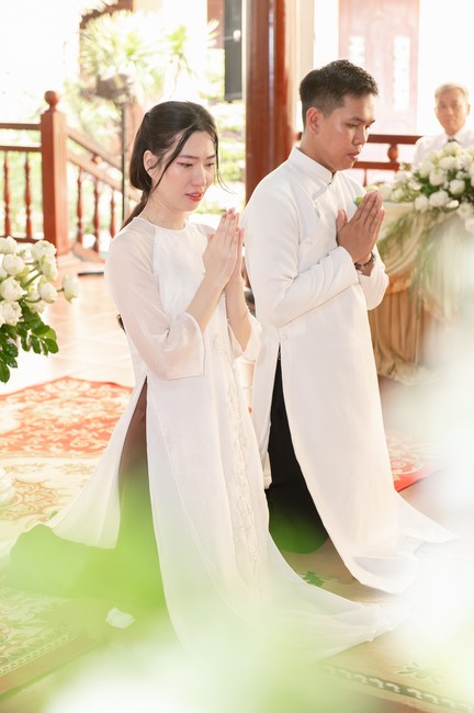 Wedding Ceremony at the pagoda