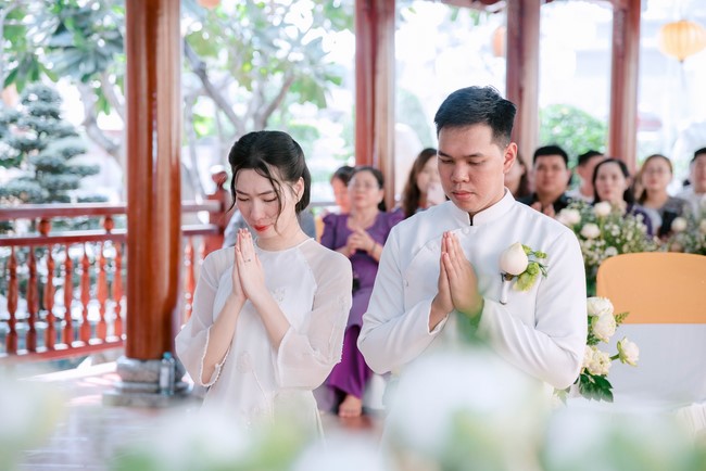 Wedding Ceremony at the pagoda