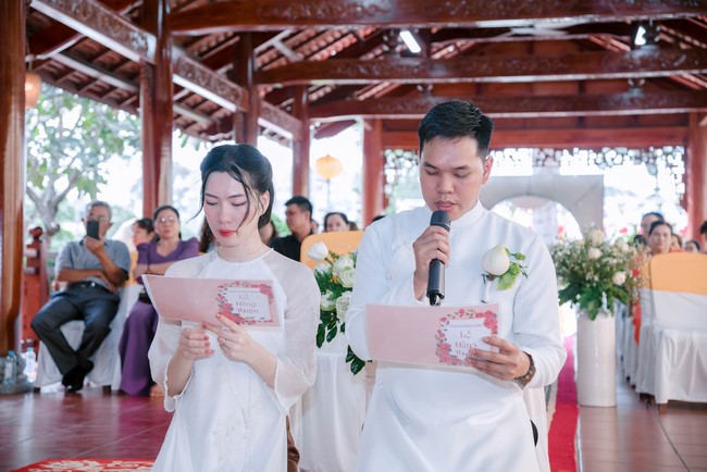Wedding Ceremony at the pagoda