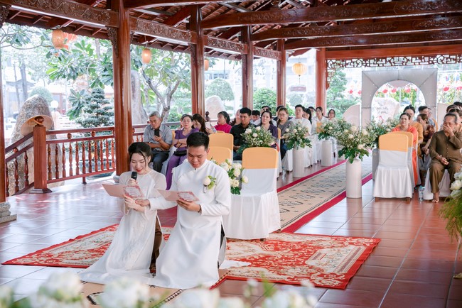 Wedding Ceremony at the pagoda