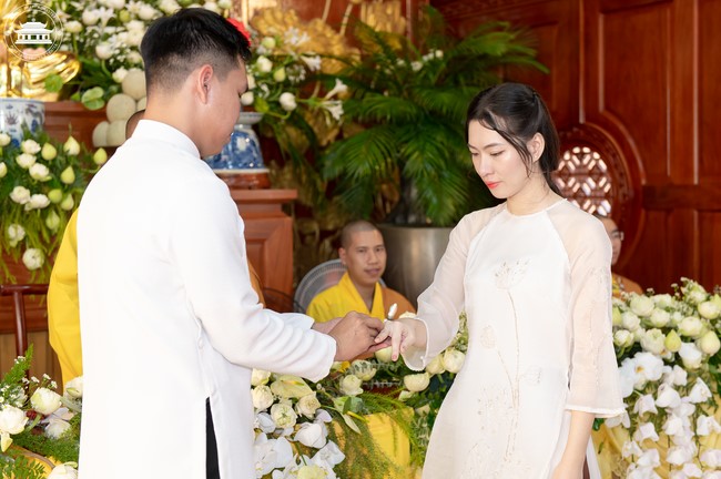 Wedding Ceremony at the pagoda