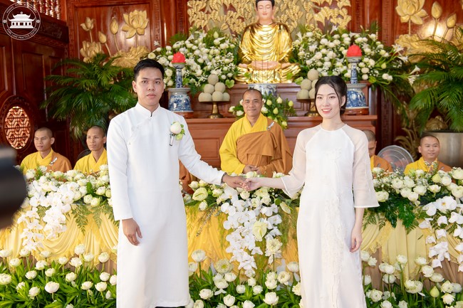 Wedding Ceremony at the pagoda