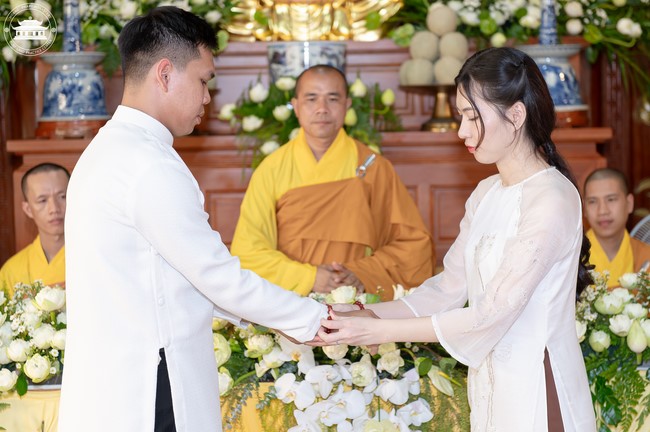 Wedding Ceremony at the pagoda