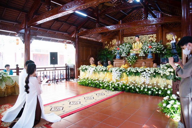 Wedding Ceremony at the pagoda