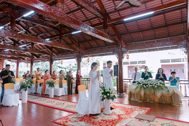 Wedding Ceremony at the pagoda