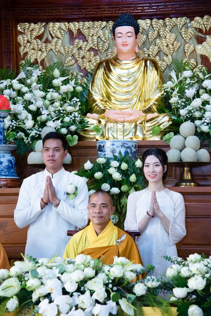 Wedding Ceremony at the pagoda