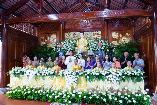 Wedding Ceremony at the pagoda