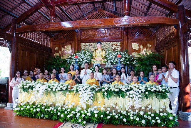 Wedding Ceremony at the pagoda