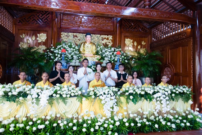Wedding Ceremony at the pagoda