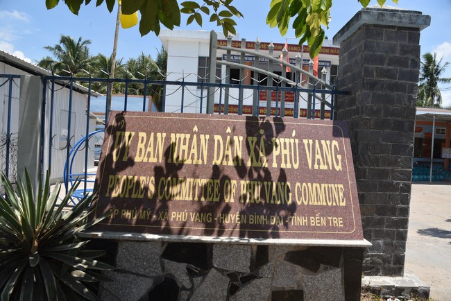 Chương trình trao tặng “Giọt nước nghĩa tình” đến người dân huyện Bình Đại, Bến Tre