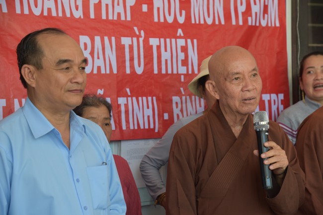 Chương trình trao tặng “Giọt nước nghĩa tình” đến người dân huyện Bình Đại, Bến Tre