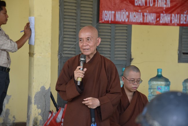 Chương trình trao tặng “Giọt nước nghĩa tình” đến người dân huyện Bình Đại, Bến Tre