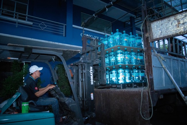 Chương trình trao tặng “Giọt nước nghĩa tình” đến người dân huyện Bình Đại, Bến Tre