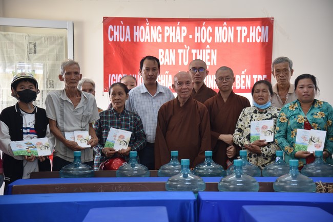 Chương trình trao tặng “Giọt nước nghĩa tình” đến người dân huyện Bình Đại, Bến Tre