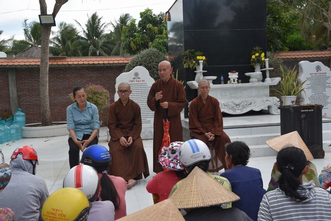 Chương trình trao tặng “Giọt nước nghĩa tình” đến người dân huyện Bình Đại, Bến Tre