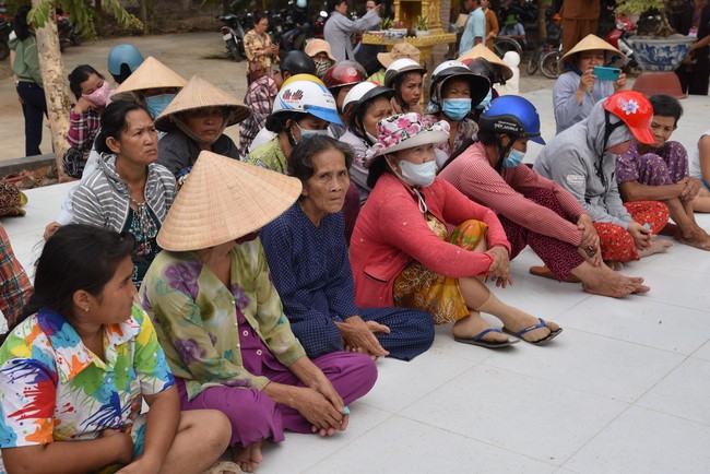 Chương trình trao tặng “Giọt nước nghĩa tình” đến người dân huyện Bình Đại, Bến Tre