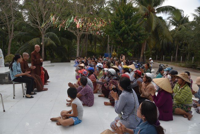 Chương trình trao tặng “Giọt nước nghĩa tình” đến người dân huyện Bình Đại, Bến Tre