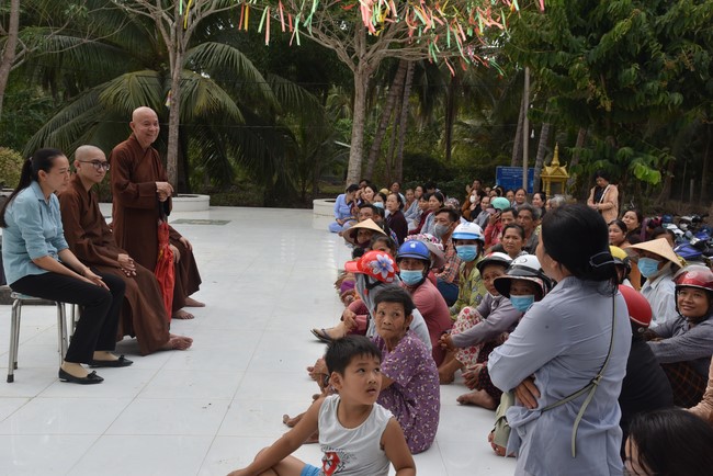 Chương trình trao tặng “Giọt nước nghĩa tình” đến người dân huyện Bình Đại, Bến Tre