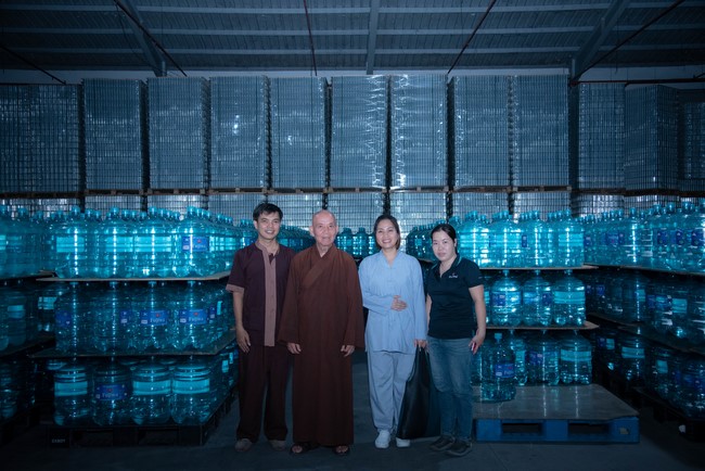 Chương trình trao tặng “Giọt nước nghĩa tình” đến người dân huyện Bình Đại, Bến Tre