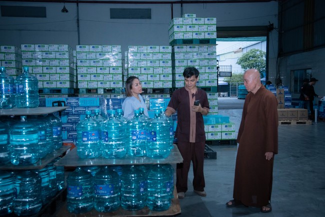 Chương trình trao tặng “Giọt nước nghĩa tình” đến người dân huyện Bình Đại, Bến Tre