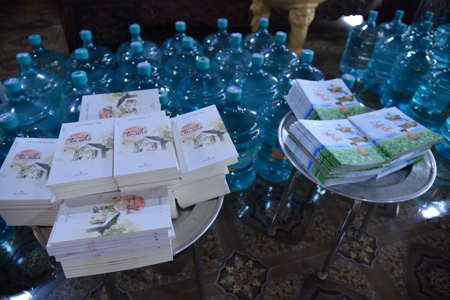 Chương trình trao tặng “Giọt nước nghĩa tình” đến người dân huyện Bình Đại, Bến Tre