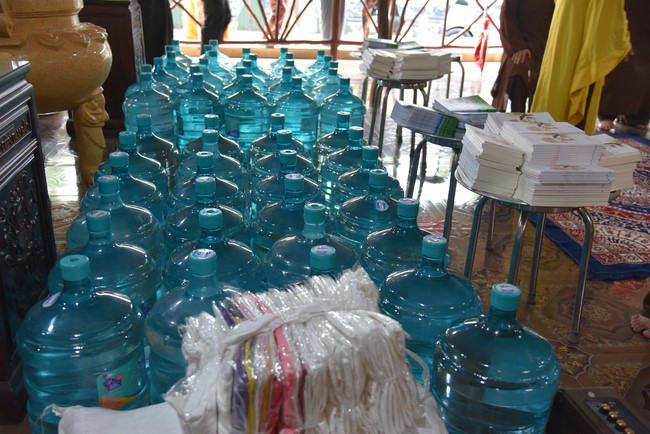 Chương trình trao tặng “Giọt nước nghĩa tình” đến người dân huyện Bình Đại, Bến Tre