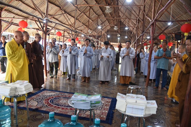 Chương trình trao tặng “Giọt nước nghĩa tình” đến người dân huyện Bình Đại, Bến Tre