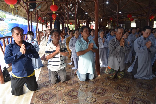 Chương trình trao tặng “Giọt nước nghĩa tình” đến người dân huyện Bình Đại, Bến Tre