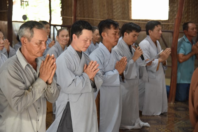 Chương trình trao tặng “Giọt nước nghĩa tình” đến người dân huyện Bình Đại, Bến Tre