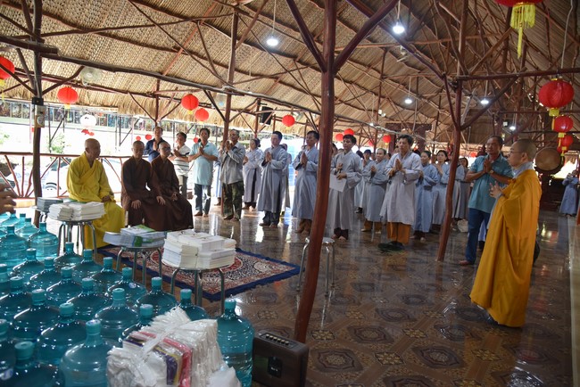 Chương trình trao tặng “Giọt nước nghĩa tình” đến người dân huyện Bình Đại, Bến Tre