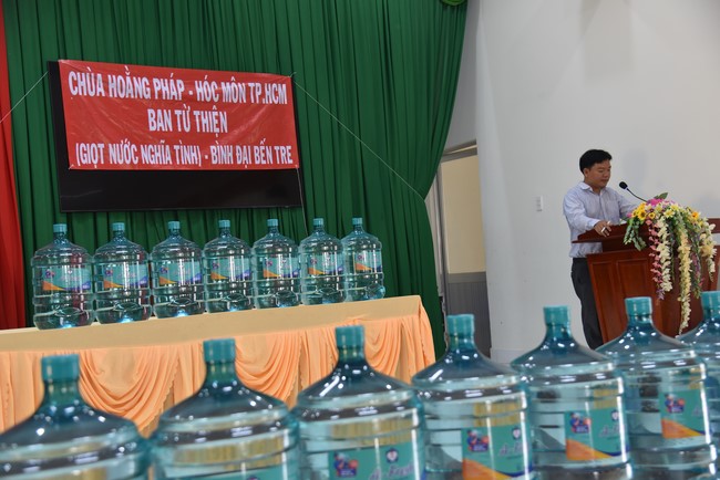 Chương trình trao tặng “Giọt nước nghĩa tình” đến người dân huyện Bình Đại, Bến Tre