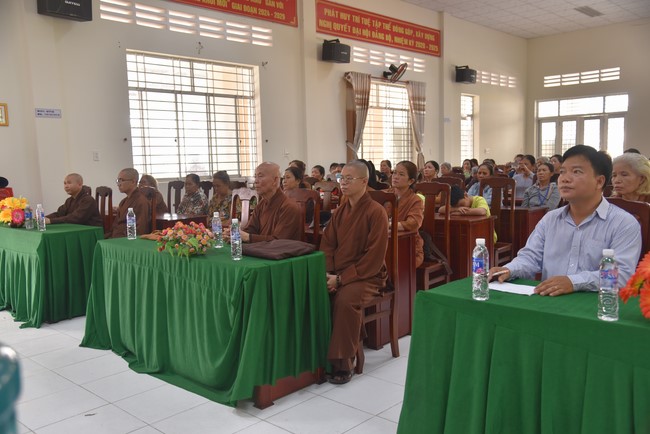 Chương trình trao tặng “Giọt nước nghĩa tình” đến người dân huyện Bình Đại, Bến Tre