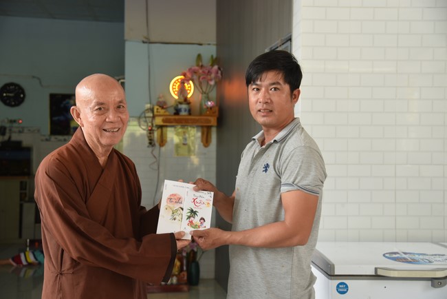 Chương trình trao tặng “Giọt nước nghĩa tình” đến người dân huyện Bình Đại, Bến Tre