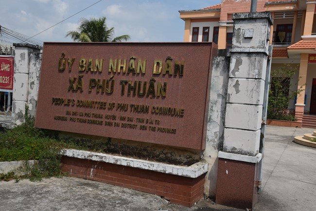 Chương trình trao tặng “Giọt nước nghĩa tình” đến người dân huyện Bình Đại, Bến Tre