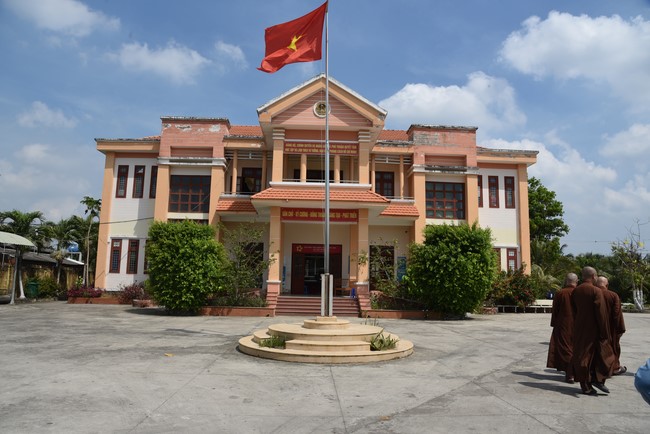 Chương trình trao tặng “Giọt nước nghĩa tình” đến người dân huyện Bình Đại, Bến Tre