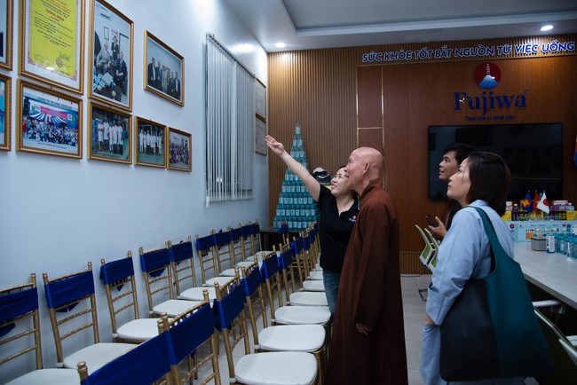 Chương trình trao tặng “Giọt nước nghĩa tình” đến người dân huyện Bình Đại, Bến Tre