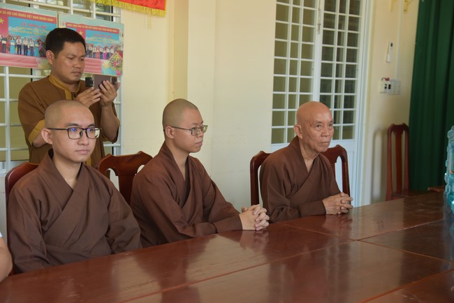 Chương trình trao tặng “Giọt nước nghĩa tình” đến người dân huyện Bình Đại, Bến Tre