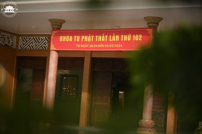 Dharma talk Educating today's young generation in the 102nd Seven-day Retreat