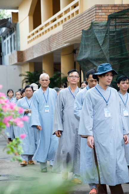 Dharma talk Educating today's young generation in the 102nd Seven-day Retreat