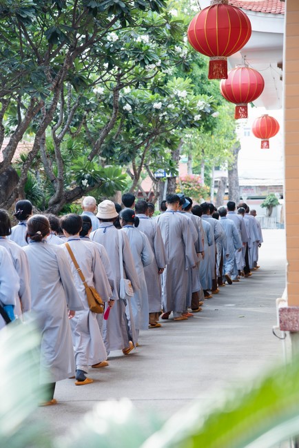 Dharma talk Educating today's young generation in the 102nd Seven-day Retreat