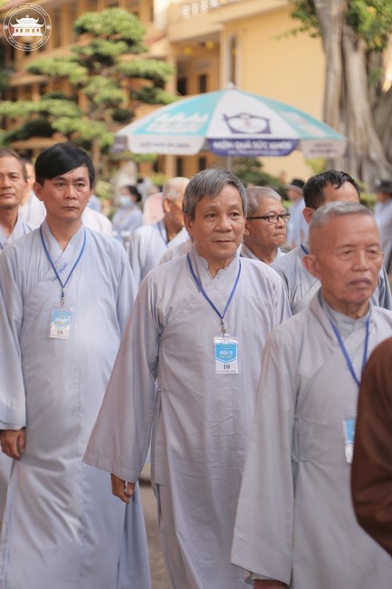 Dharma talk Educating today's young generation in the 102nd Seven-day Retreat