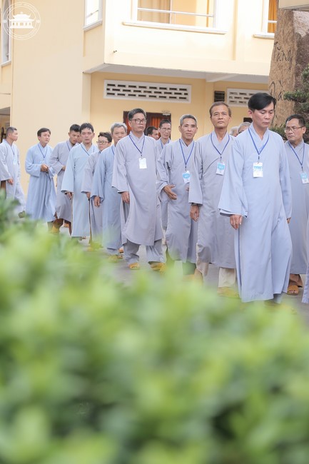 Dharma talk Educating today's young generation in the 102nd Seven-day Retreat