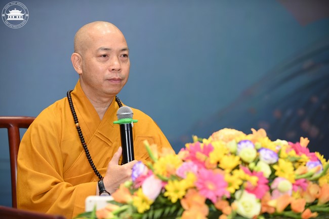 Dharma talk Educating today's young generation in the 102nd Seven-day Retreat