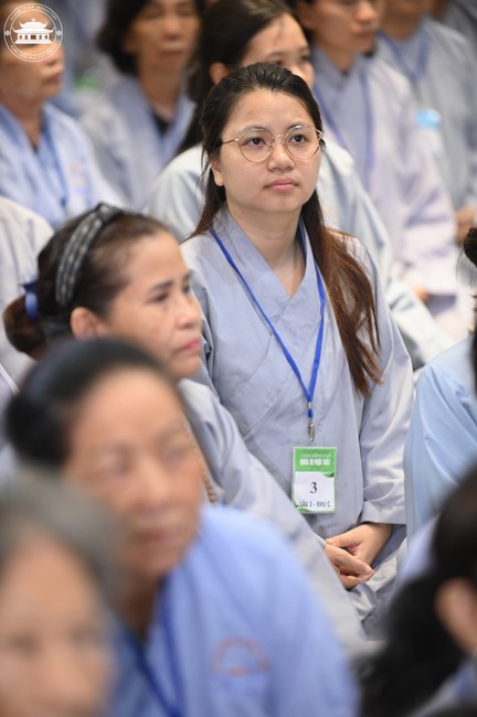 Dharma talk Educating today's young generation in the 102nd Seven-day Retreat