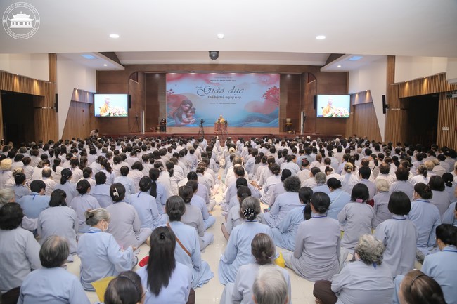 Dharma talk Educating today's young generation in the 102nd Seven-day Retreat