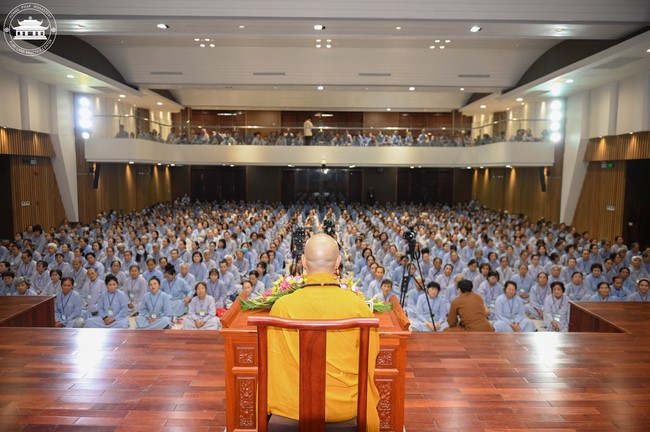 Dharma talk Educating today's young generation in the 102nd Seven-day Retreat