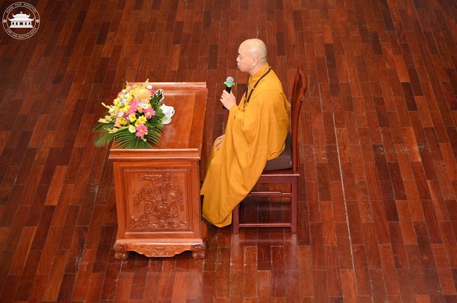 Dharma talk Educating today's young generation in the 102nd Seven-day Retreat