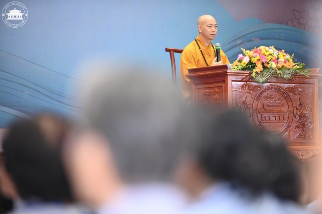 Dharma talk Educating today's young generation in the 102nd Seven-day Retreat