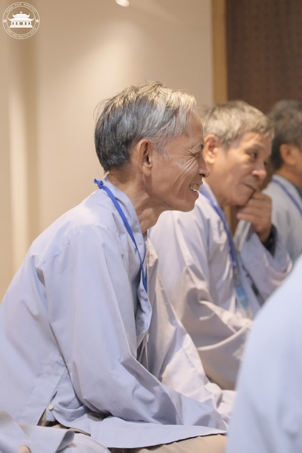 Dharma talk Educating today's young generation in the 102nd Seven-day Retreat